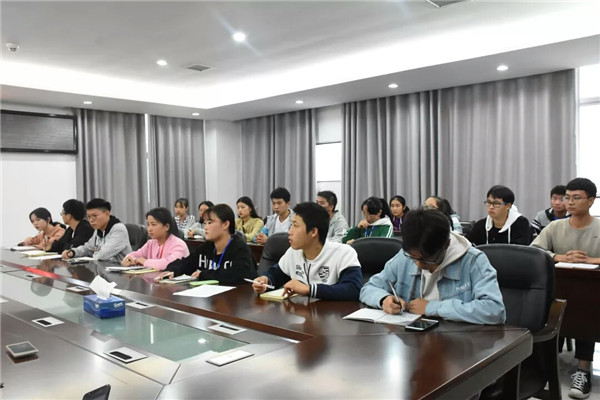 敲黑板,划校长接待日重点(2.jpg