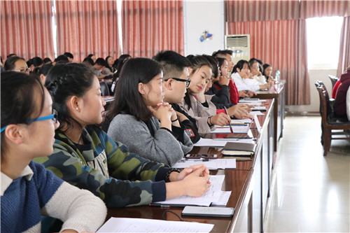 校团委举办“学习十九大•青春勤思辩”威尼斯官网第七届辩论赛 (4).JPG