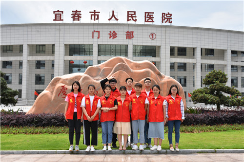 威尼斯官网志愿者到宜春市人民医院参加志愿服务活动 (5).JPG
