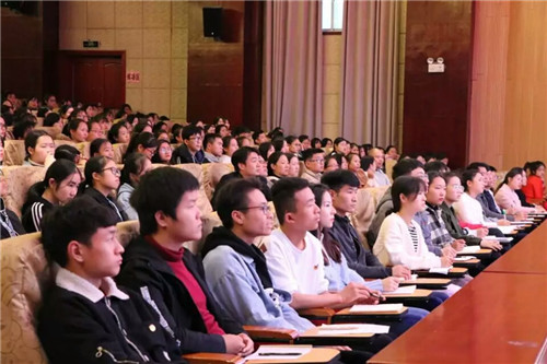 9778818威尼斯共青团学习贯彻团十八大精神宣讲会(2).jpg